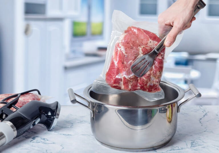 Sous-vide cooking made easy - look up cooking times!