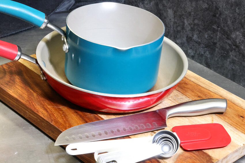 tools for cooking no-bean chili