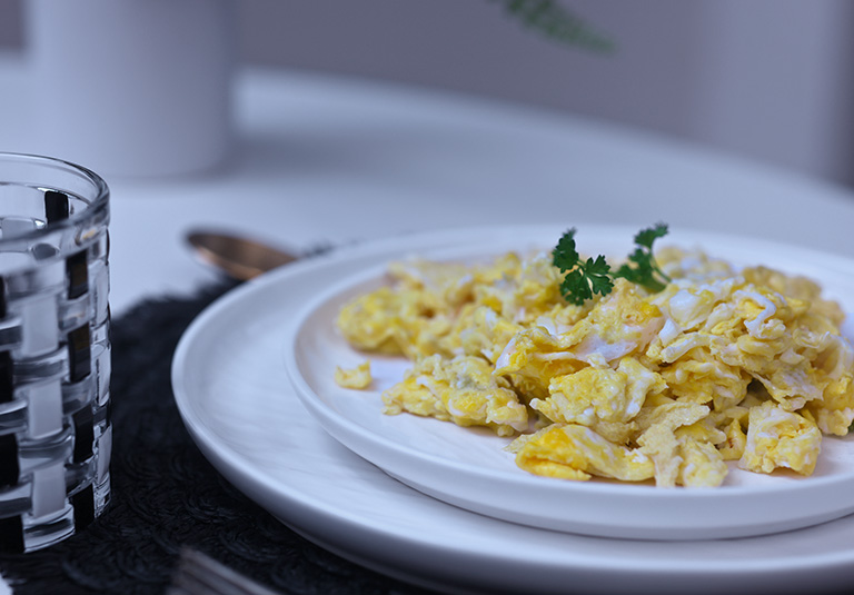 healthy paleo recipe: paleo scrambled eggs